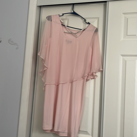 Dress - Picture 3 of 4